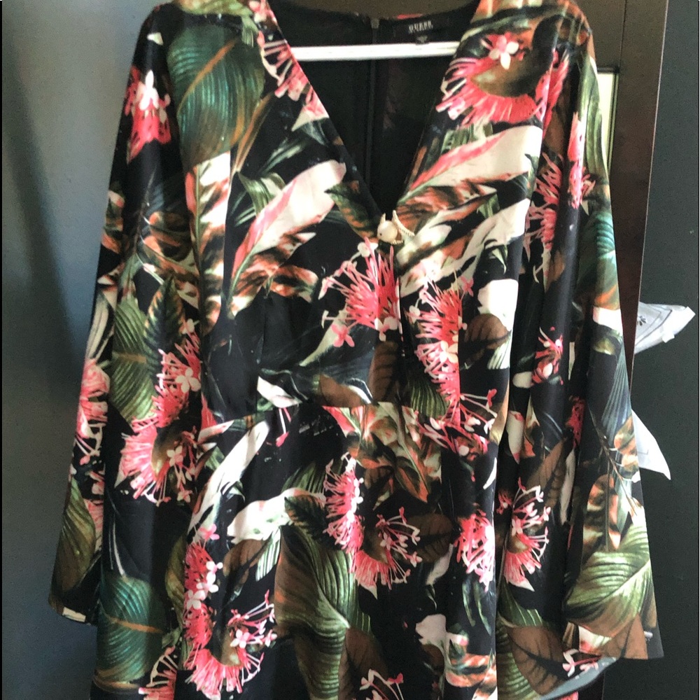 GUESS GORGEOUS Kimono dress.